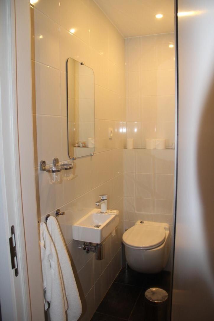 Hotel Frederiksborg Koekelberg Bagian luar foto